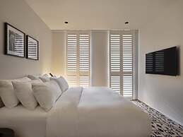 Burbury Hotel & Apartments