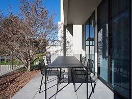 Burbury Hotel & Apartments