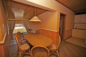 Sandcastle Apartments cc