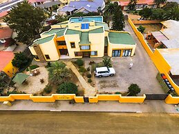 Sandcastle Apartments cc