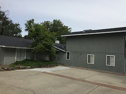 Mountain Trail Lodge & Vacation Rentals