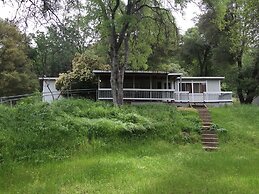 Mountain Trail Lodge & Vacation Rentals