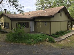 Mountain Trail Lodge & Vacation Rentals