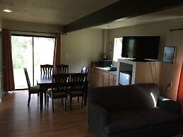 Mountain Trail Lodge & Vacation Rentals