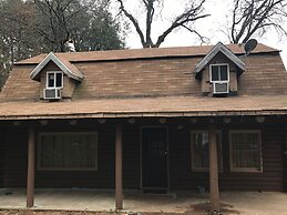 Mountain Trail Lodge & Vacation Rentals