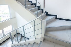 OYO 187 The Maxwell Hotel