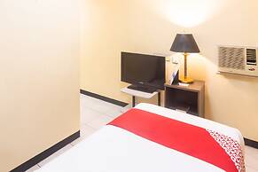 OYO 187 The Maxwell Hotel