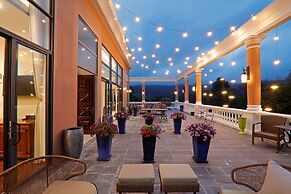 Dalat Edensee Lake Resort & Spa