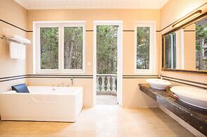 Dalat Edensee Lake Resort & Spa