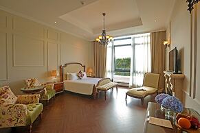 Dalat Edensee Lake Resort & Spa