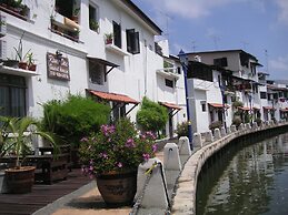 River One Residence - Hostel