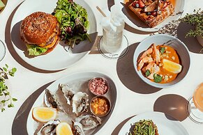 Kimpton Hotel Wilshire by IHG