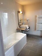 Brit Hotel Dinan Le Connetable