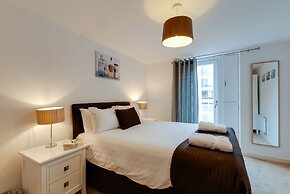 Base Serviced Apartments - The Docks