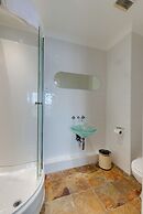 Base Serviced Apartments - The Docks