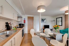 Base Serviced Apartments - The Docks