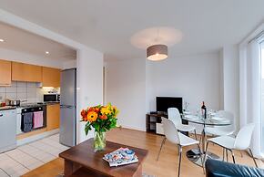 Base Serviced Apartments - The Docks