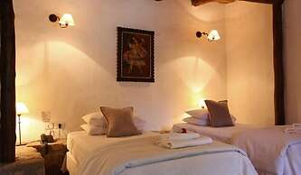 Posada Con Los Angeles