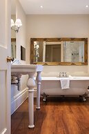 Rushton Hall Hotel & SPA