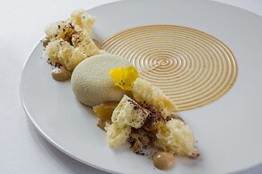 Rushton Hall Hotel & SPA