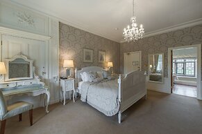 Rushton Hall Hotel & SPA