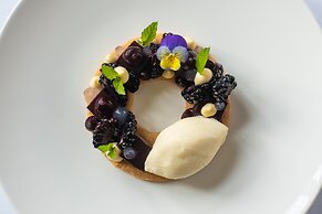 Rushton Hall Hotel & SPA