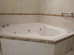 Hotel AyB Internacional