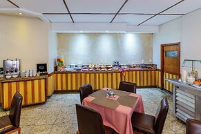 Carillon Plaza Hotel