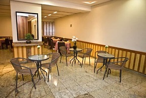 Carillon Plaza Hotel