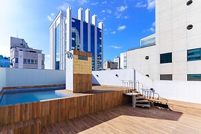 Carillon Plaza Hotel