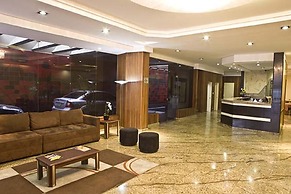 Carillon Plaza Hotel