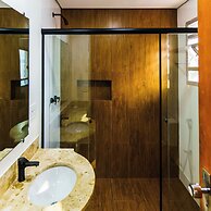 Carillon Plaza Hotel