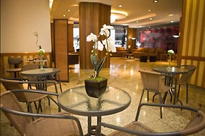 Carillon Plaza Hotel