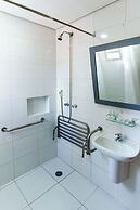 Carillon Plaza Hotel