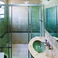 Carillon Plaza Hotel