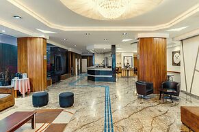 Carillon Plaza Hotel