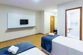 Carillon Plaza Hotel