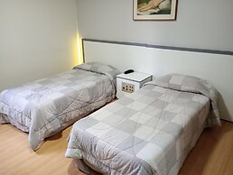 Carillon Plaza Hotel