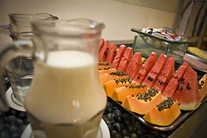 Carillon Plaza Hotel