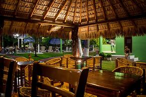 Suites & Hotel Punta Esmeralda