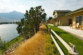 Yellowstone Valley Lodge, Ascend Hotel Collection