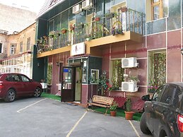 YELLOW UNLIMITED HOTEL 4