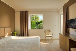 Alexandra Beach Hotel