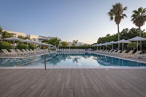 Alexandra Beach Hotel