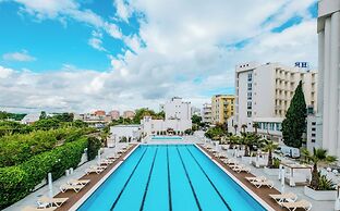 HR Resort