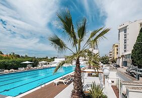 HR Resort