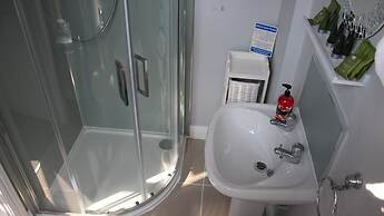 The Whittington & Cat