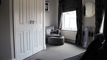 The Whittington & Cat