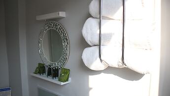 The Whittington & Cat