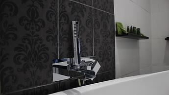 The Whittington & Cat